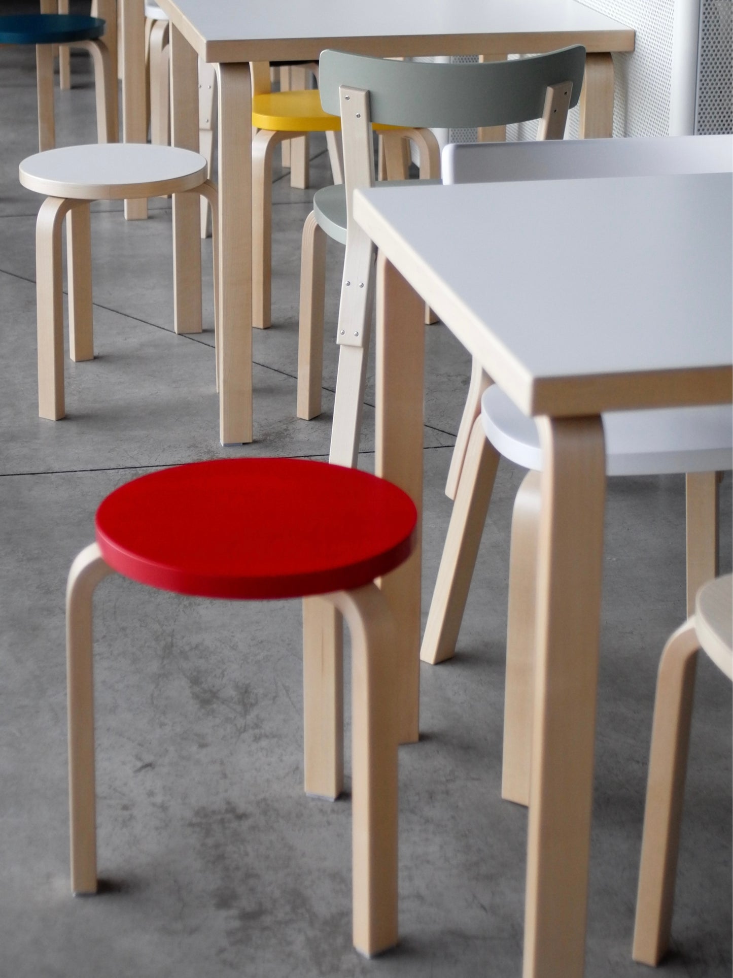 Stool 60 - Birch/White Laminate