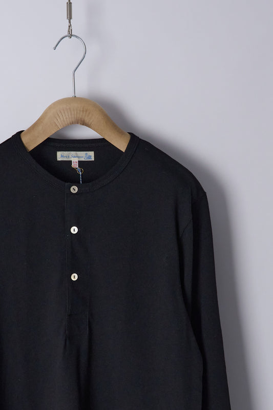 2M06.99 Refined Long Sleeve Henley Deep Black