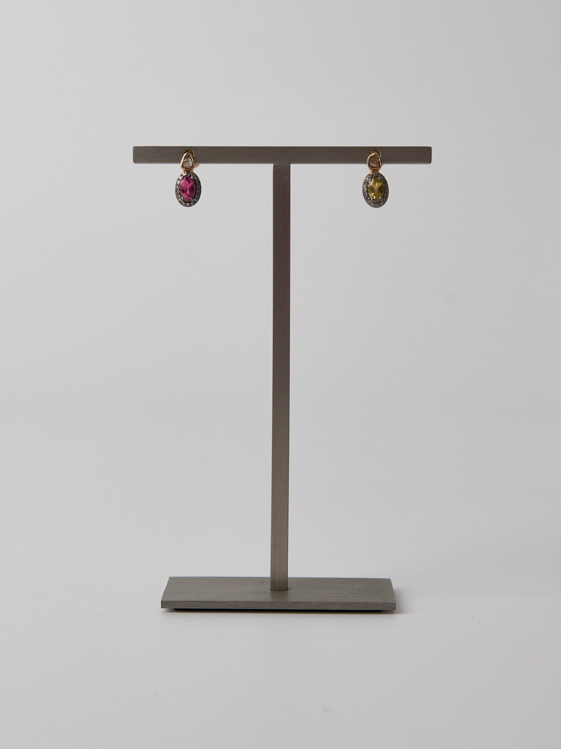 N° 922 Earrings Ruthenium