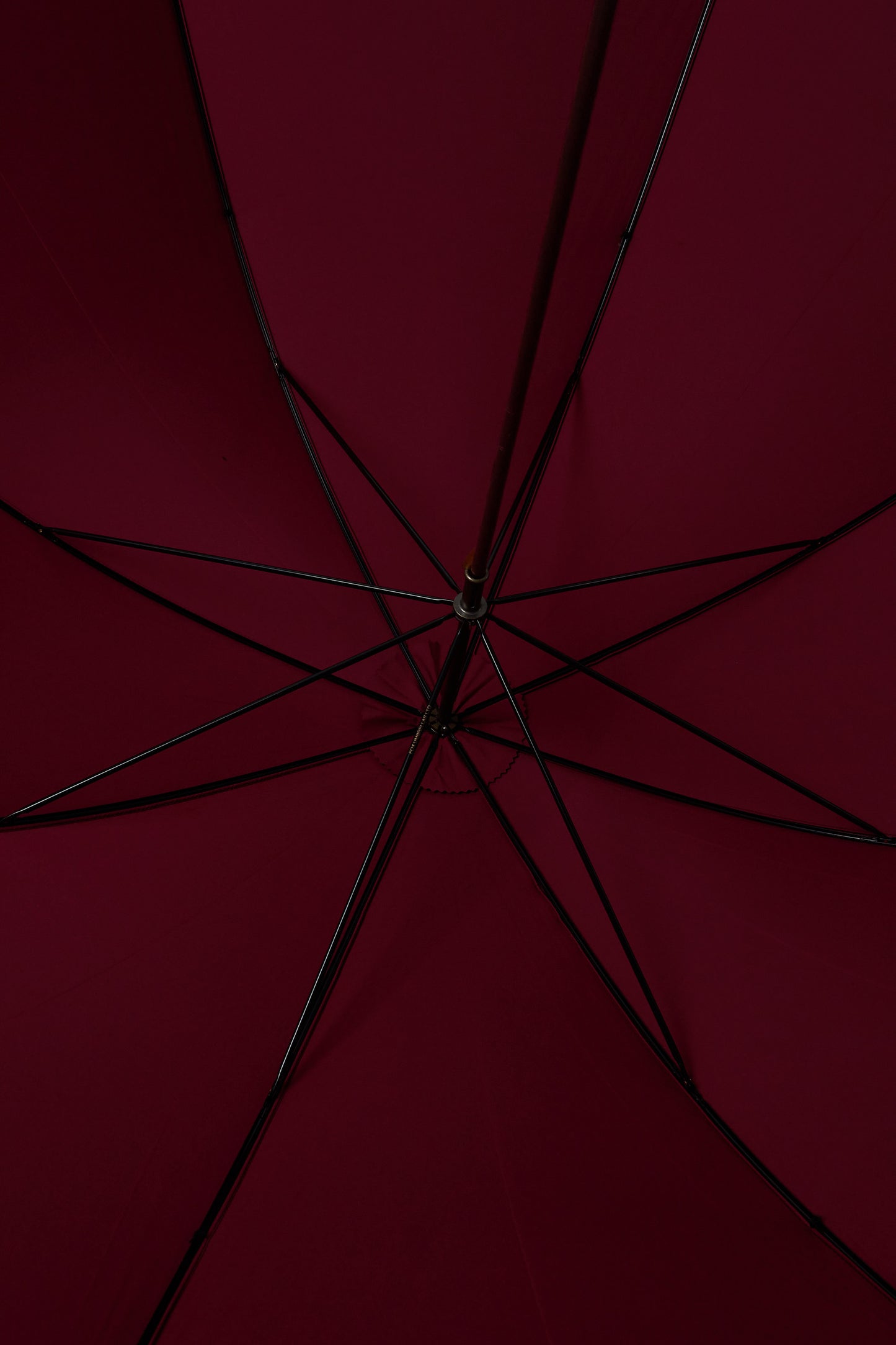 GT1 Double Faced Hardwood Umbrella - Black/Wine