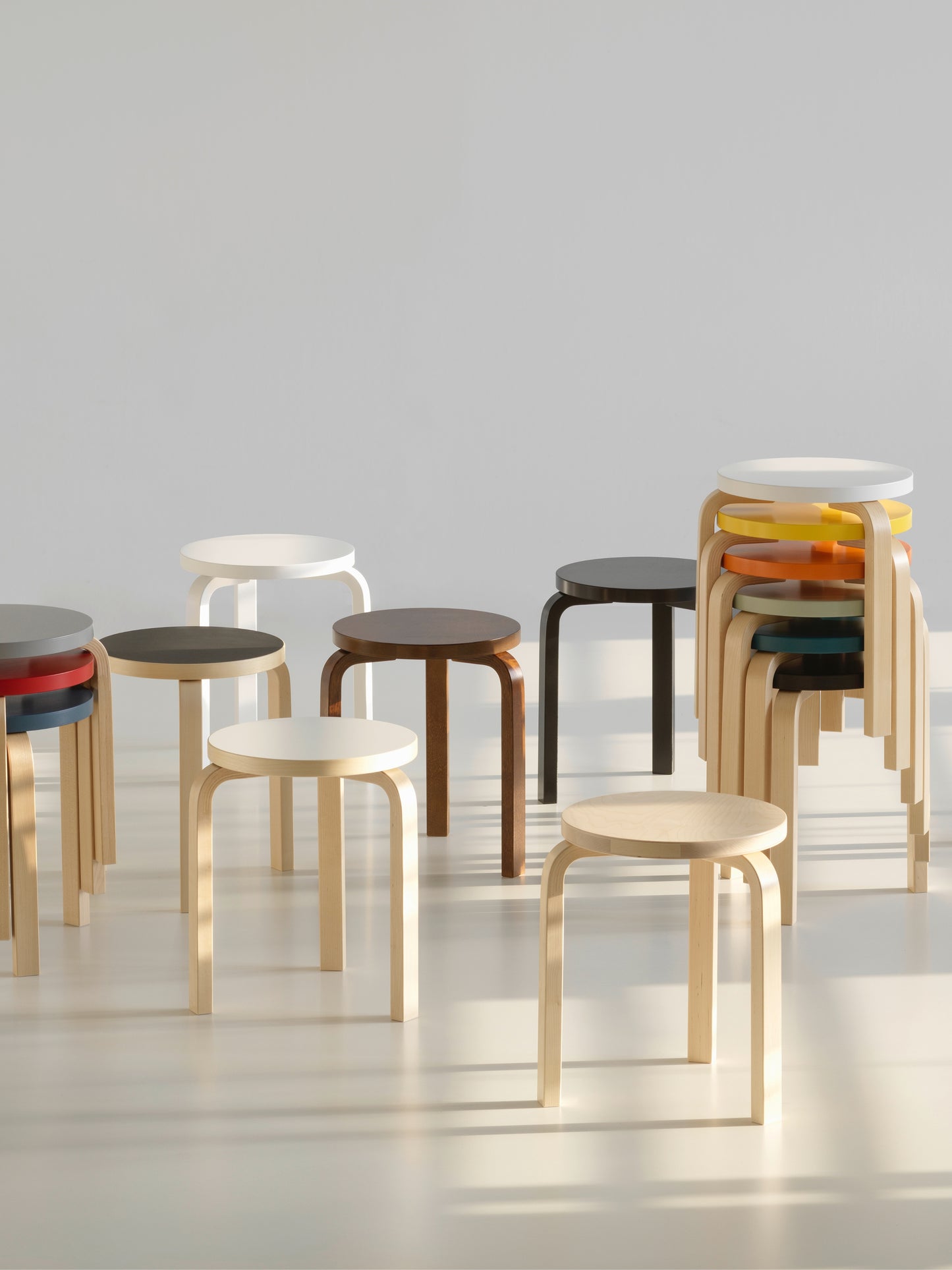 Stool 60 - Birch/White Laminate