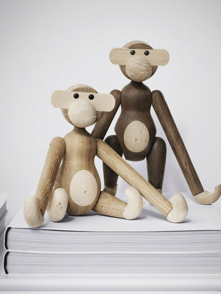 Monkey small Oak H18.5cm