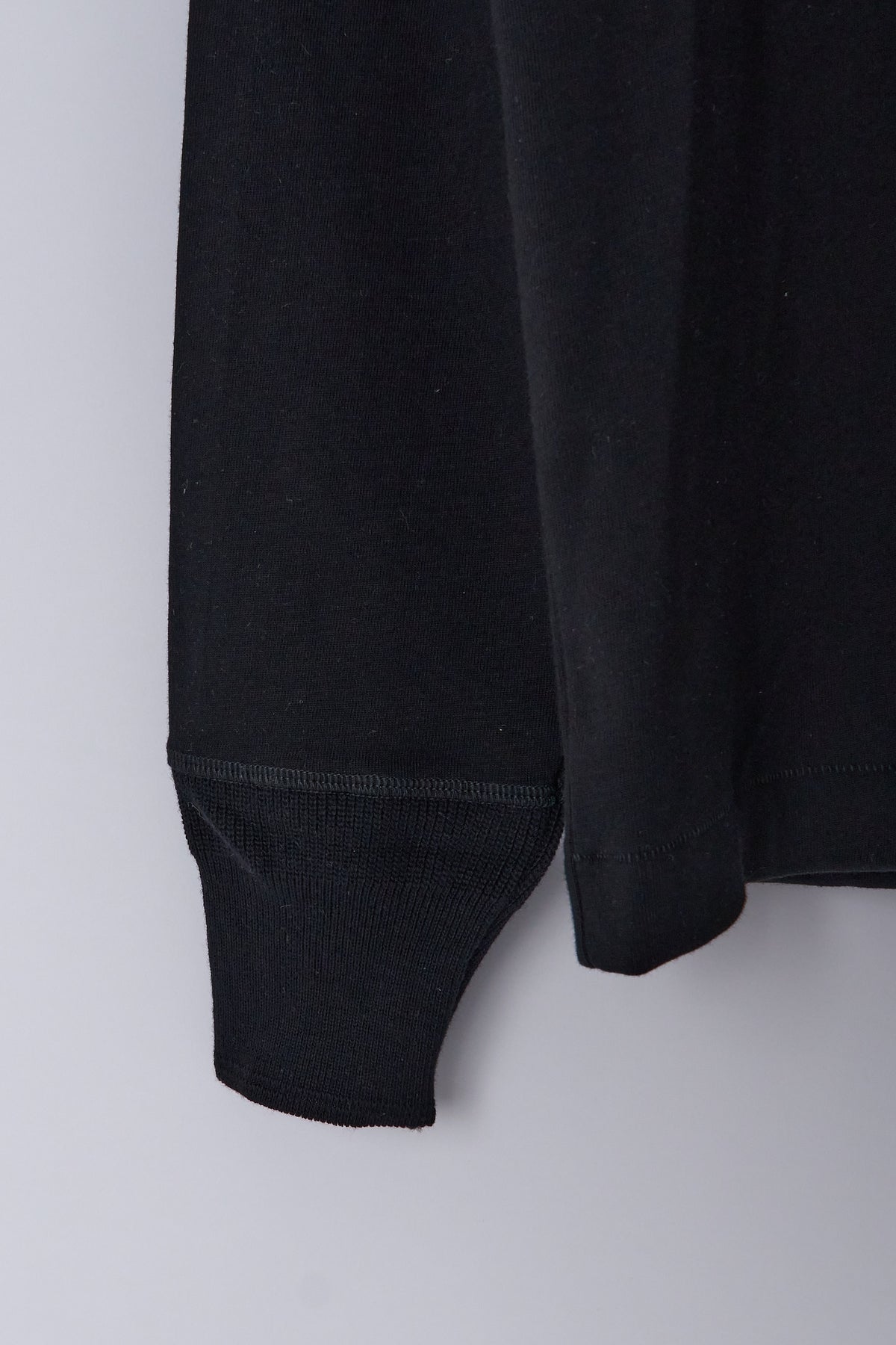 2M06.99 Refined Long Sleeve Henley Deep Black