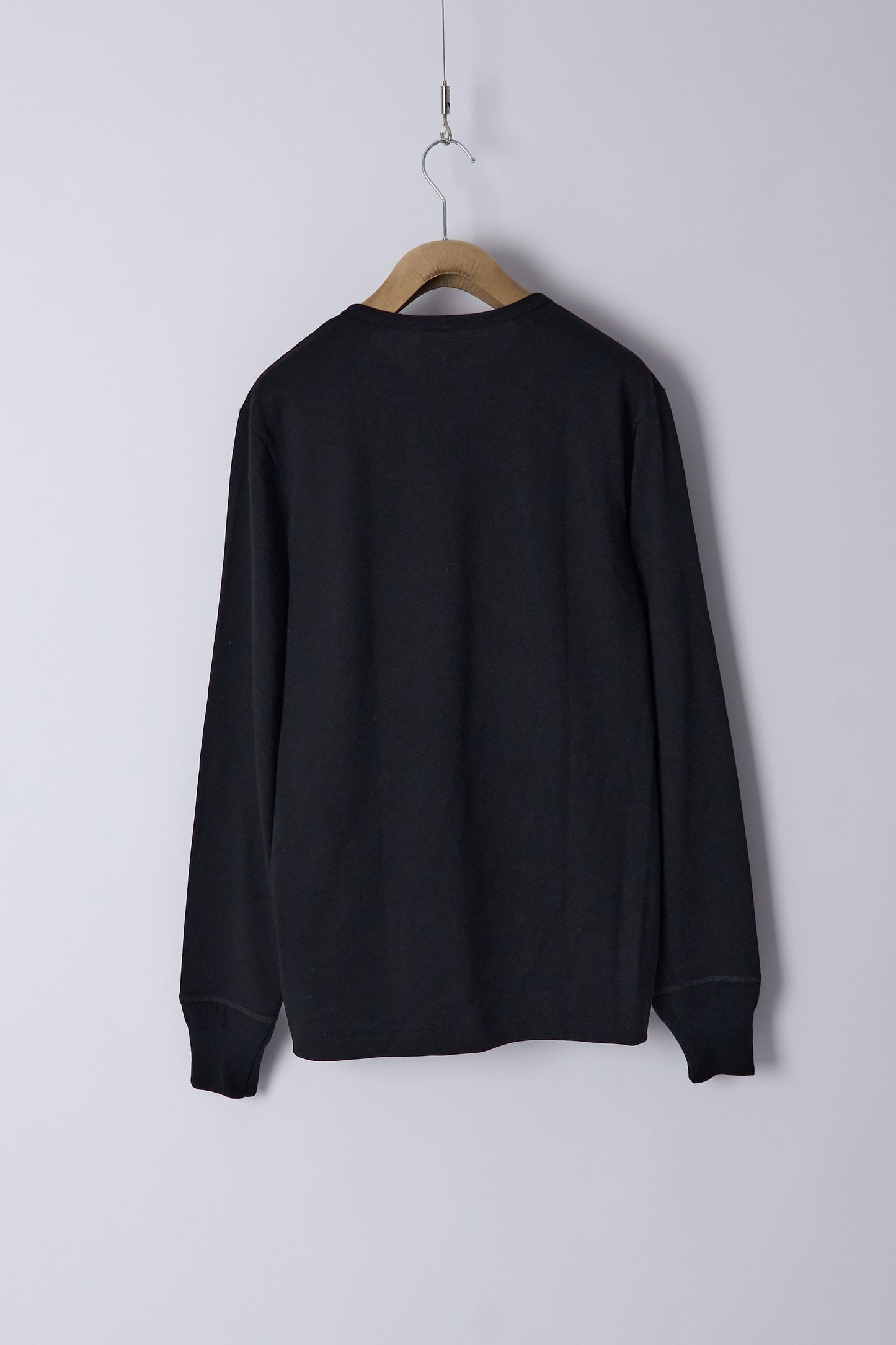 2M06.99 Refined Long Sleeve Henley Deep Black