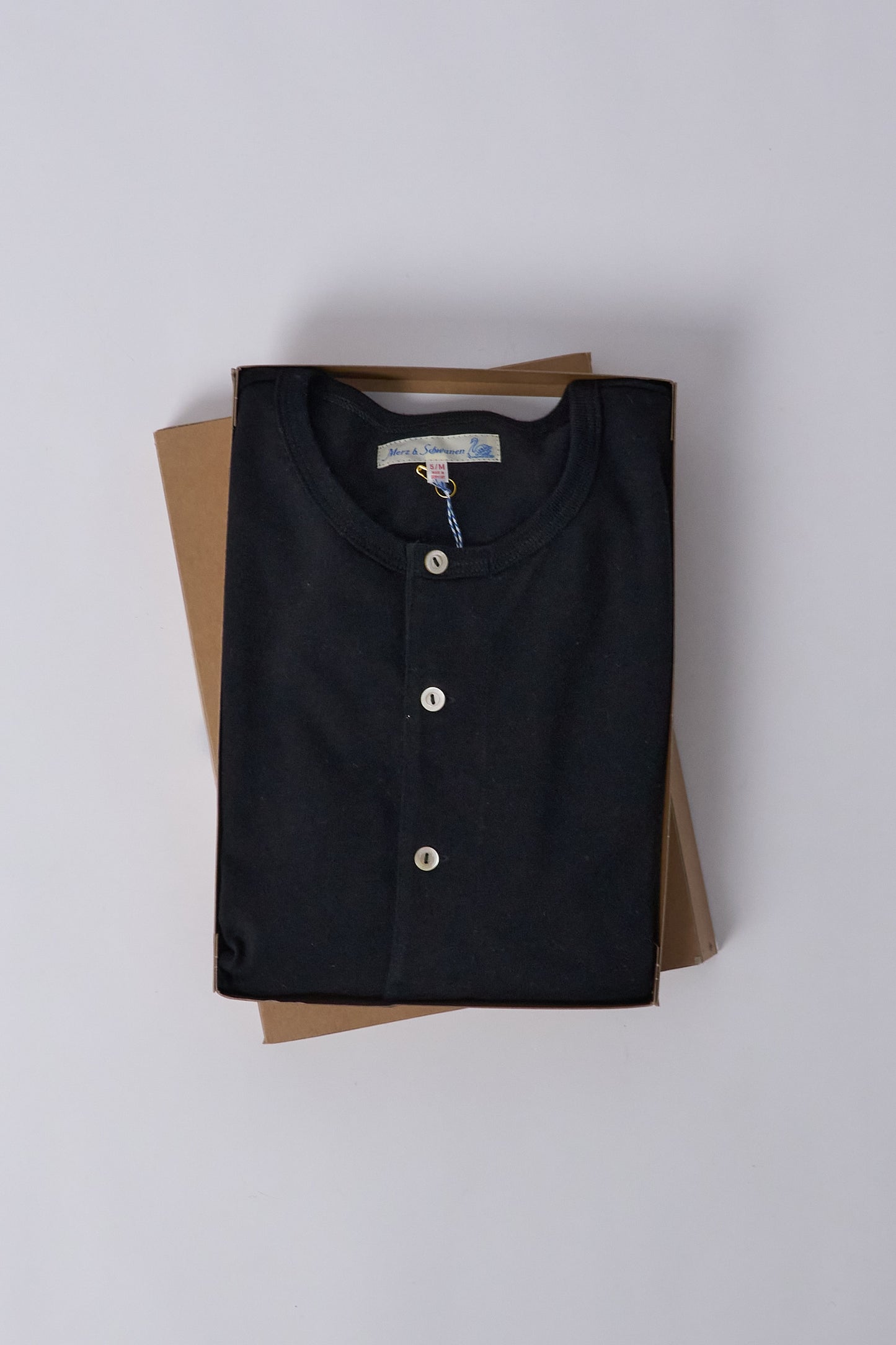 2M06.99 Refined Long Sleeve Henley Deep Black