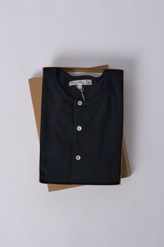 2M06.99 Refined Long Sleeve Henley Deep Black