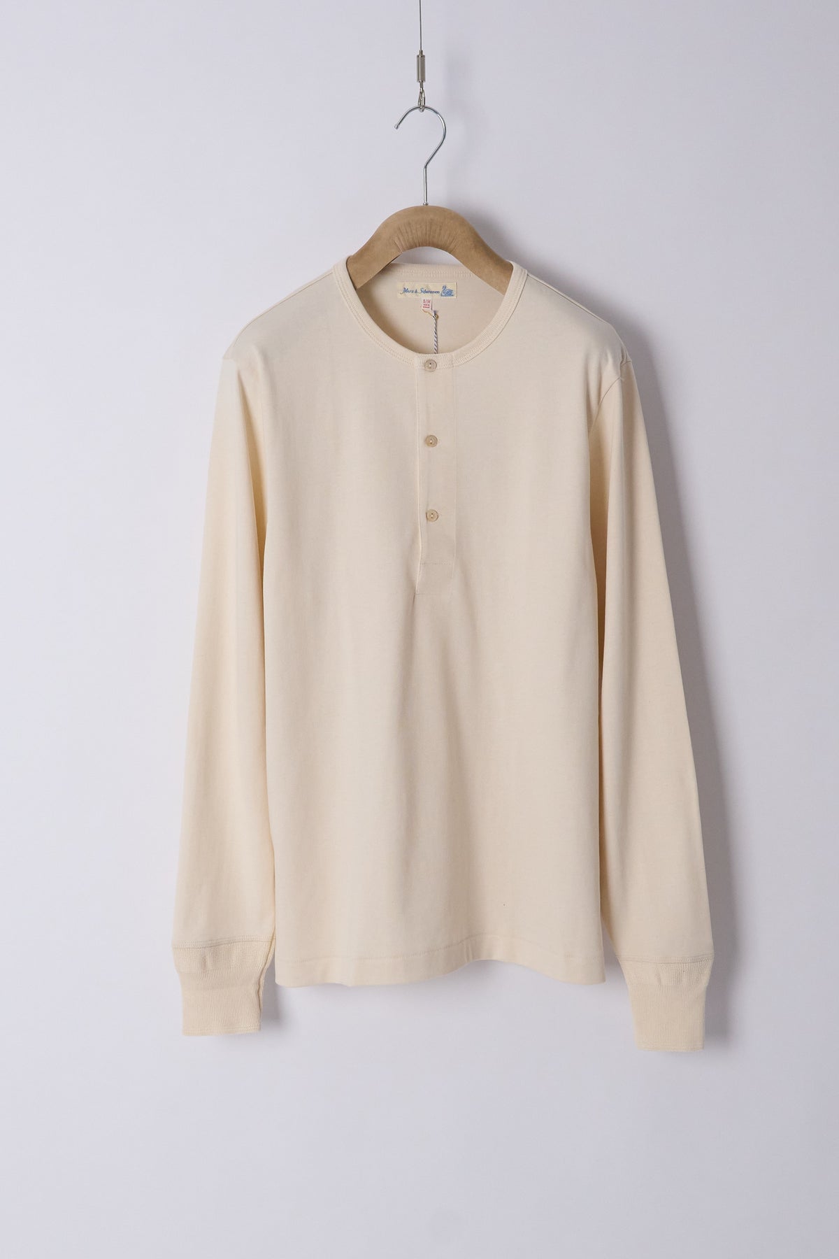 2M06 Refined Long Sleeve Henley Nature