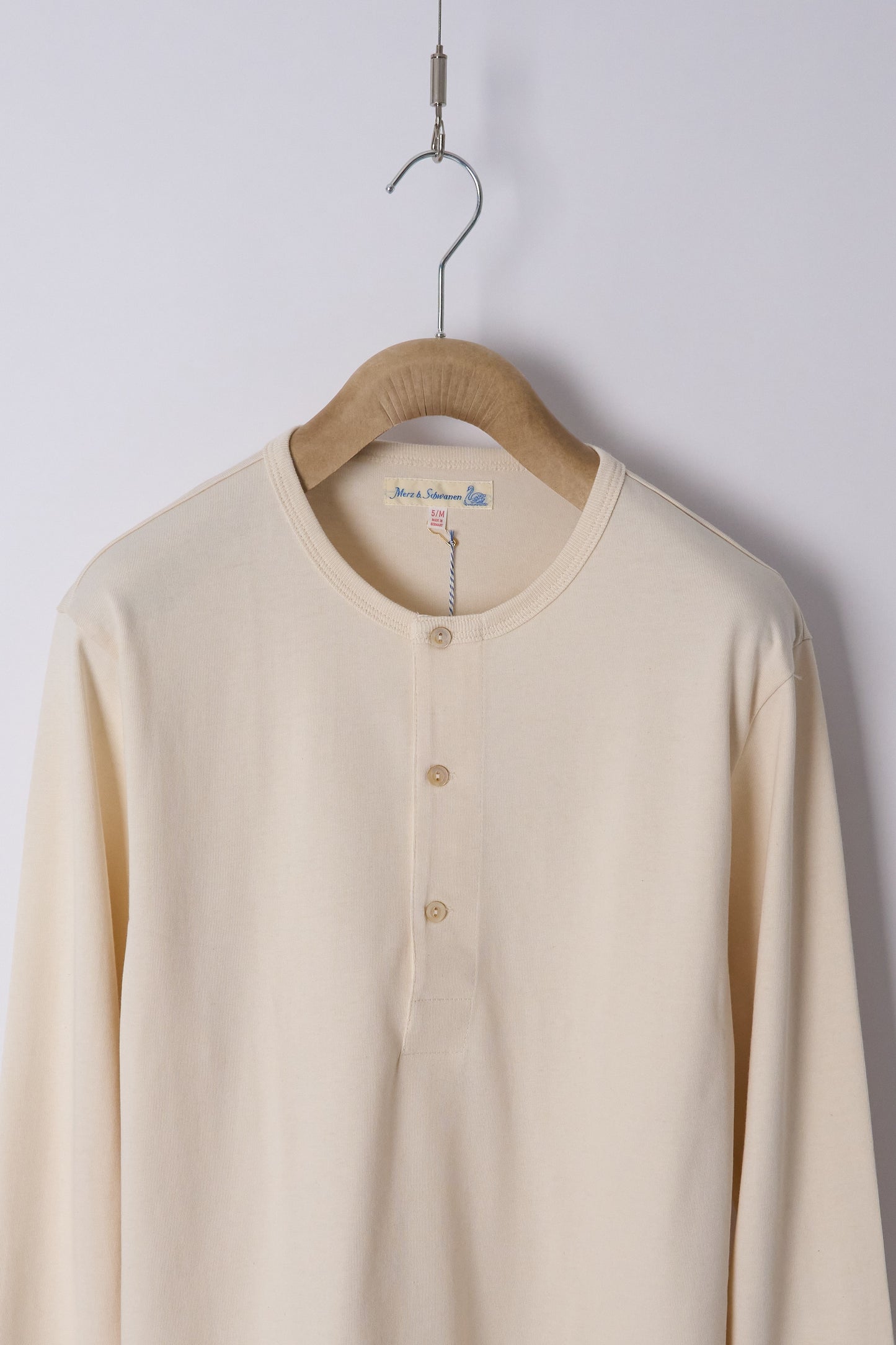 2M06 Refined Long Sleeve Henley Nature
