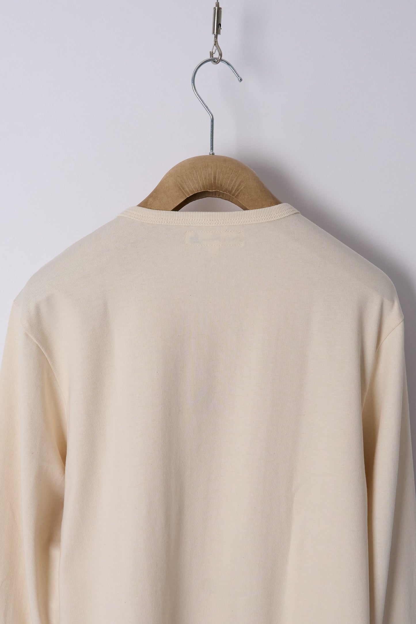 2M06 Refined Long Sleeve Henley Nature