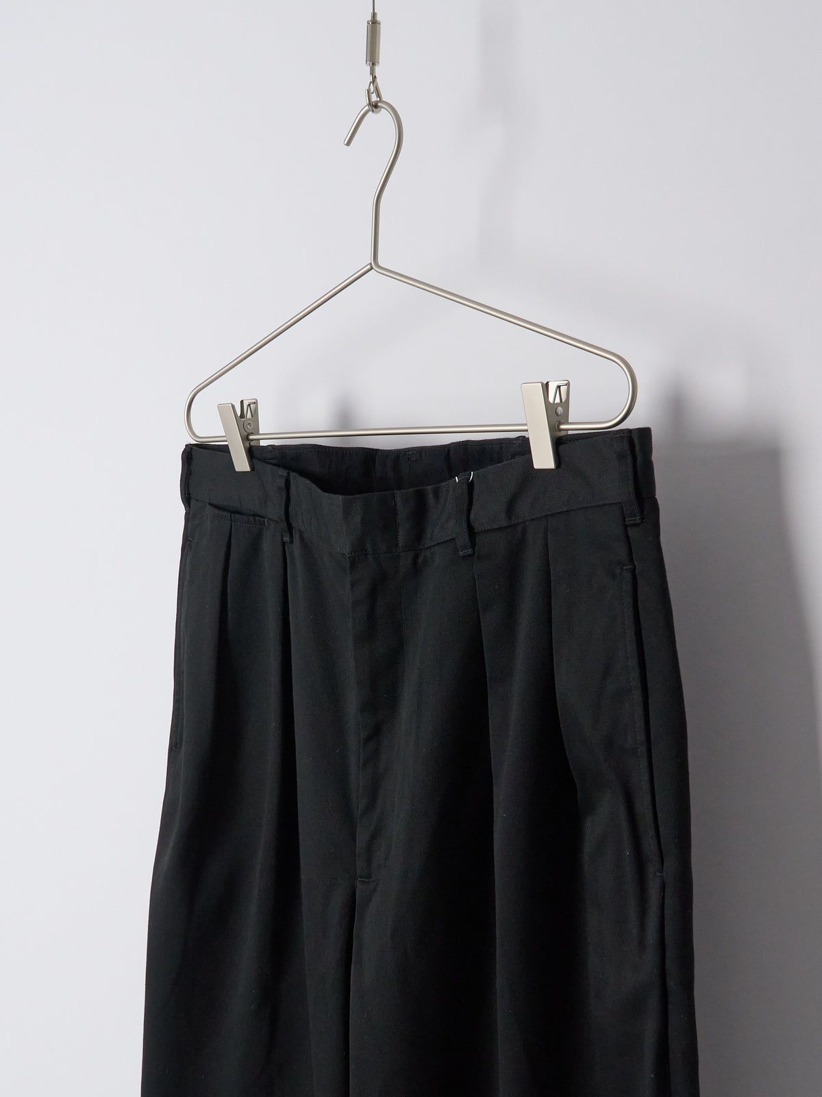 Double Pleated Chino Pants - Black