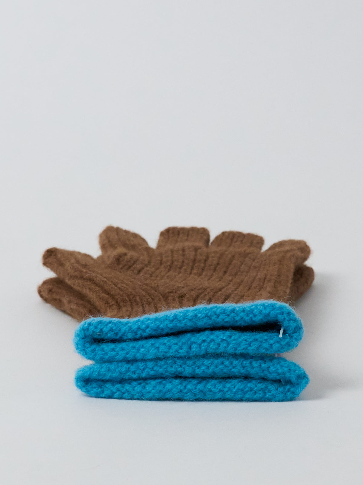 Wind It Up Ribbed Gloves - Wood