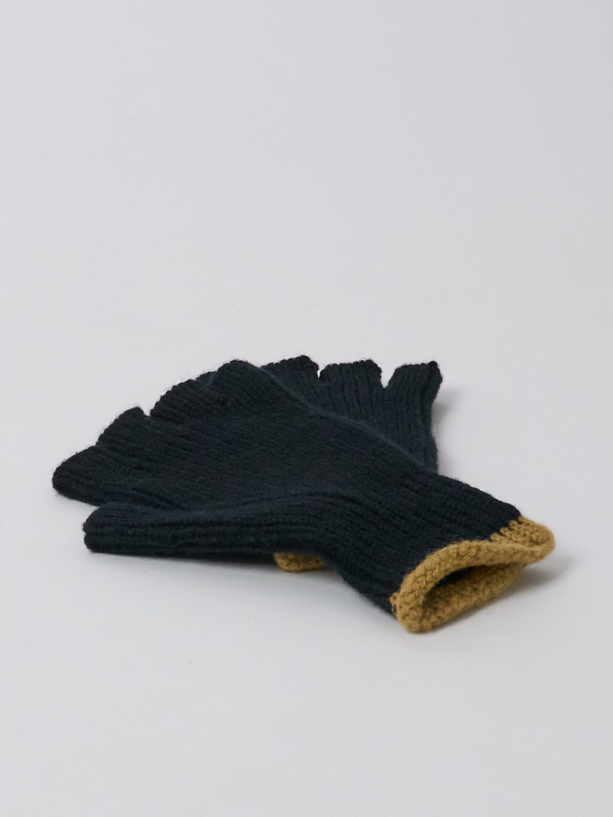 Lost My Fingers Ribbed Gloves - Black