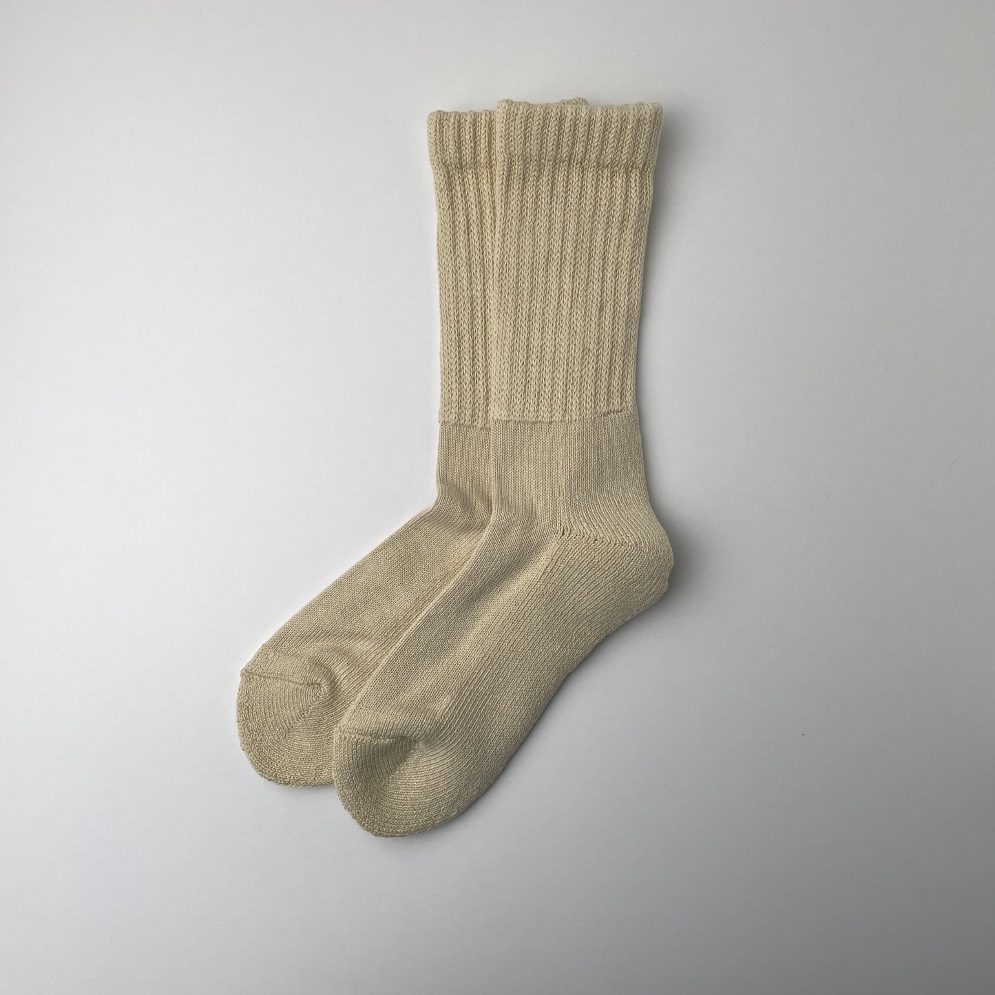 LOOSE PILE CREW SOCKS - RAW BEIGE