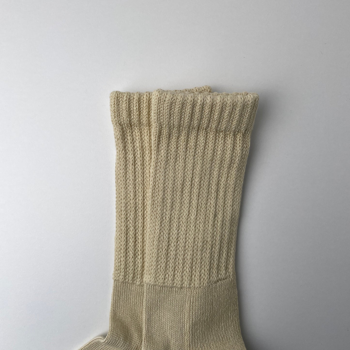 LOOSE PILE CREW SOCKS - RAW BEIGE