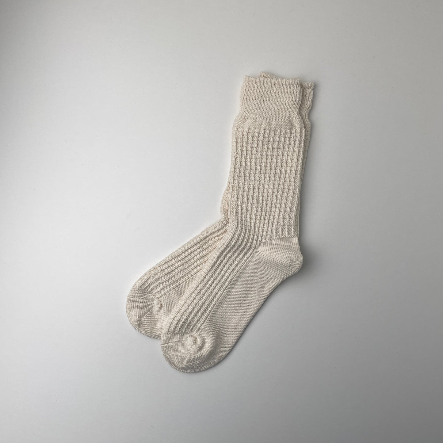 COTTON WAFFLE CREW SOCKS - RAW WHITE