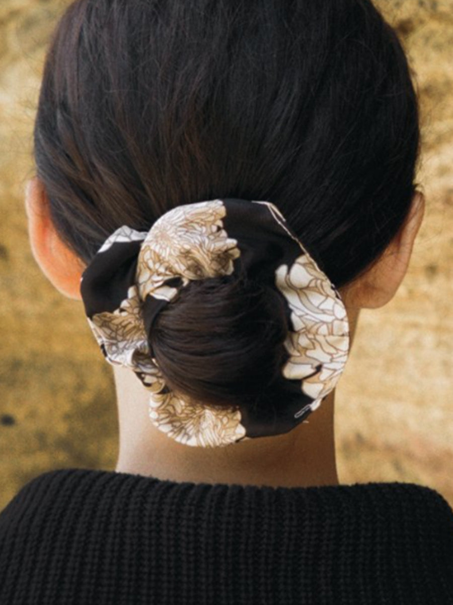 Silk Scrunchie - Black