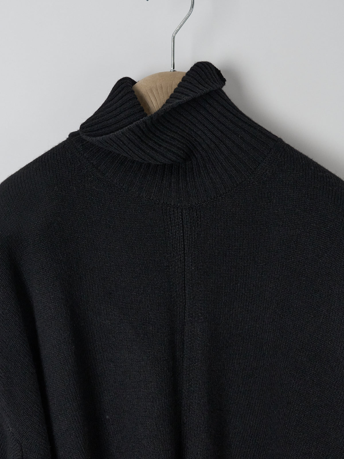 High Neck Longsleeve Pullover - Black