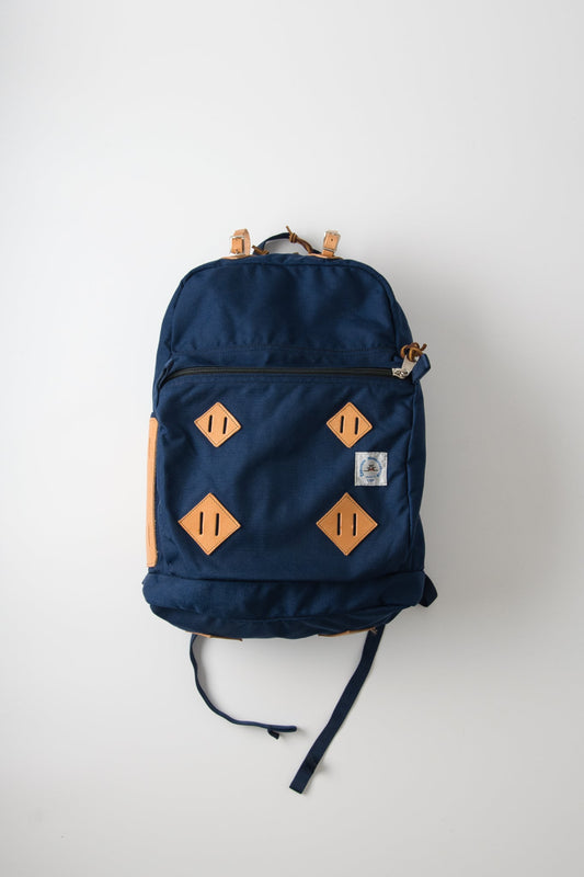 DAY PACK + LEATHER PATCH - MIDNIGHT