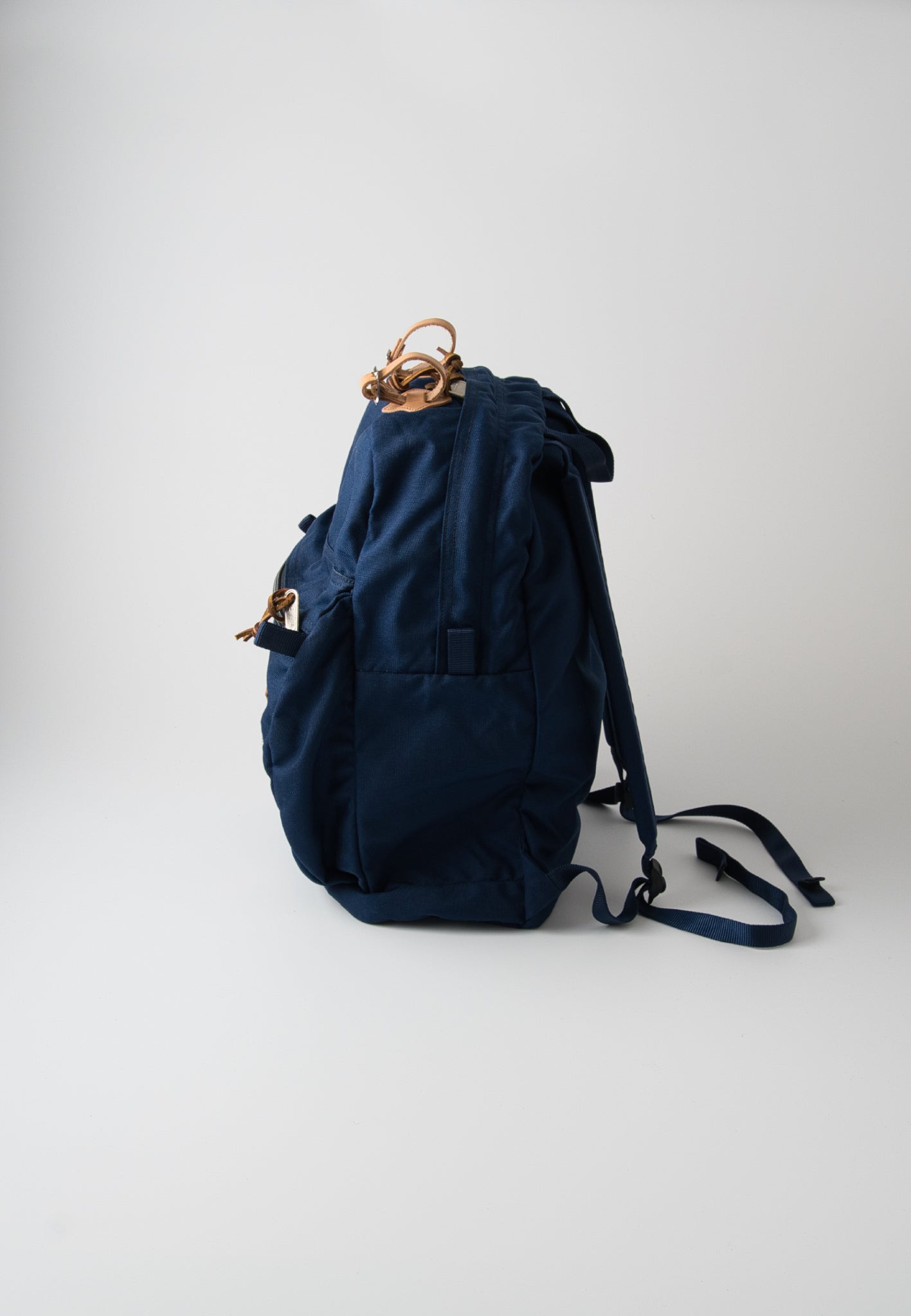 DAY PACK + LEATHER PATCH - MIDNIGHT