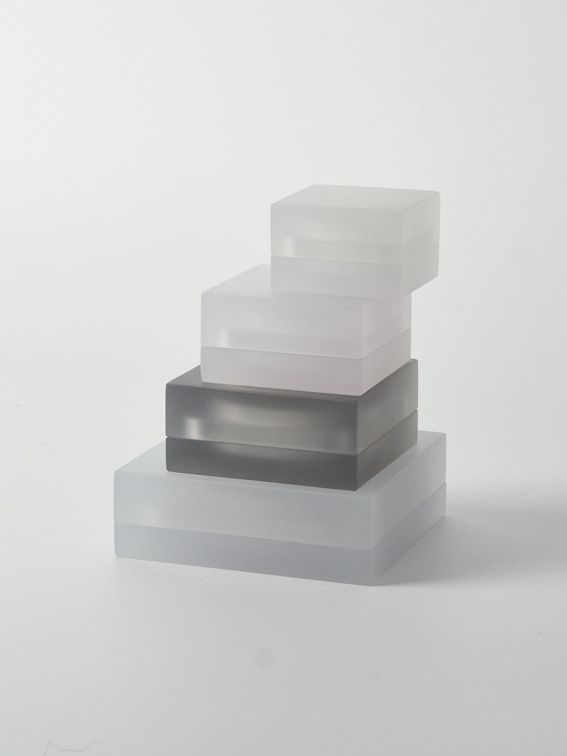 Vincent de Rijk Resin Box Large 9×9 cm