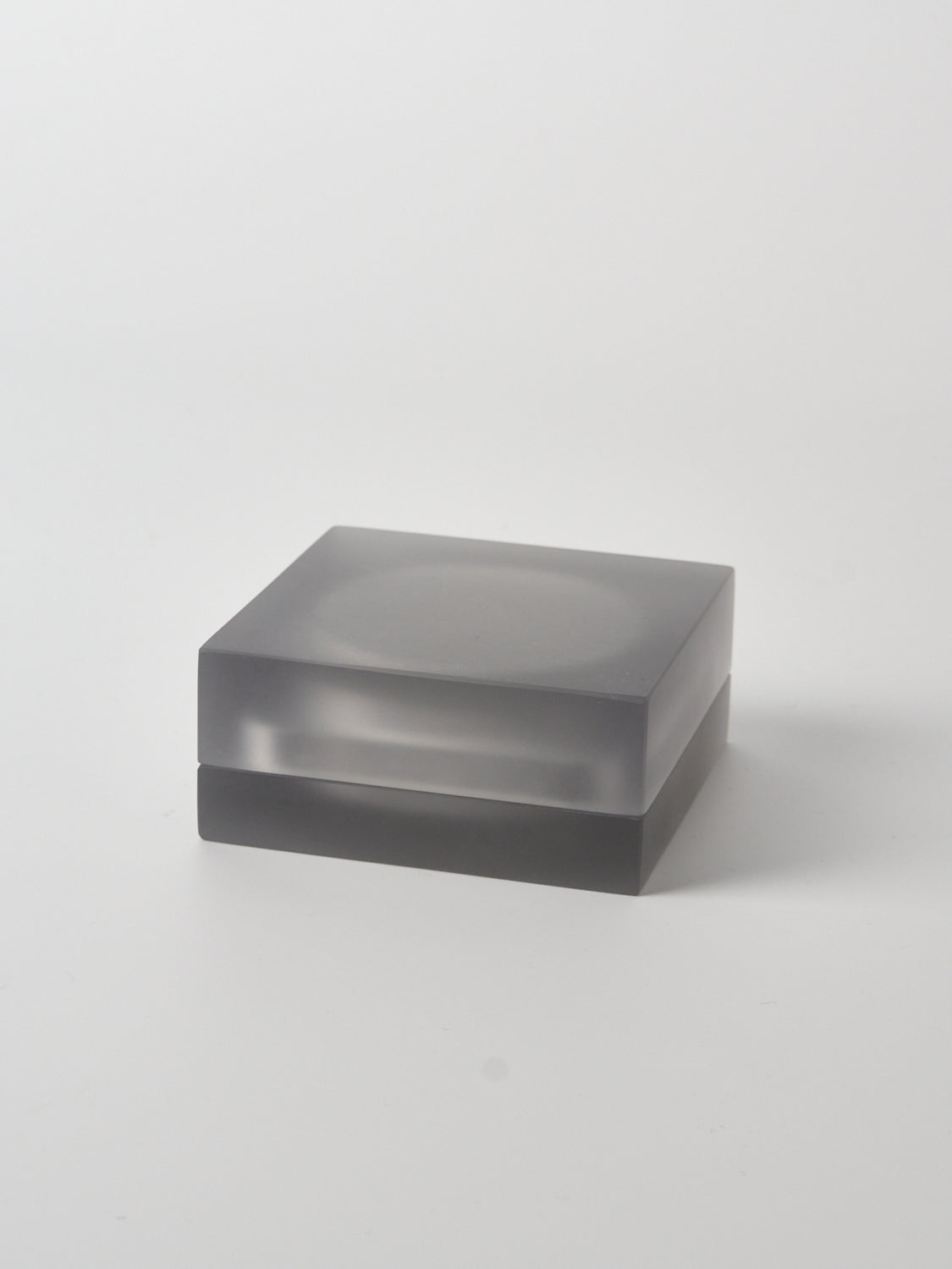 Vincent de Rijk Resin Box Large 9×9 cm