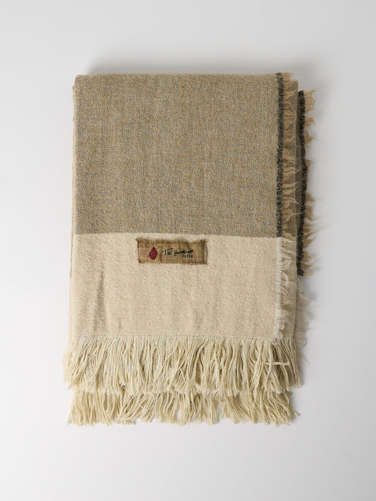 Hela D2 Linen-Blend Throw Camel
