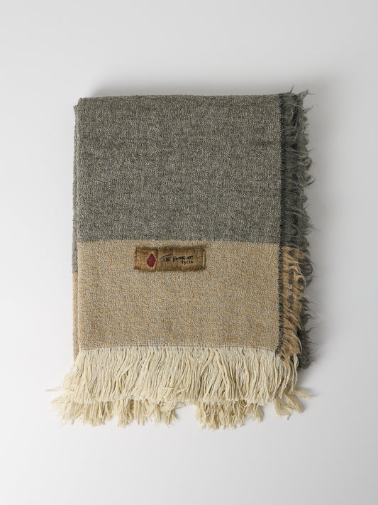 Hela D2 Linen-Blend Throw Grey