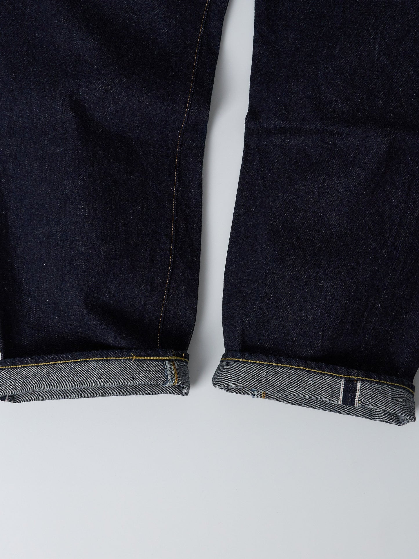 DW331 Regular Straight Jean