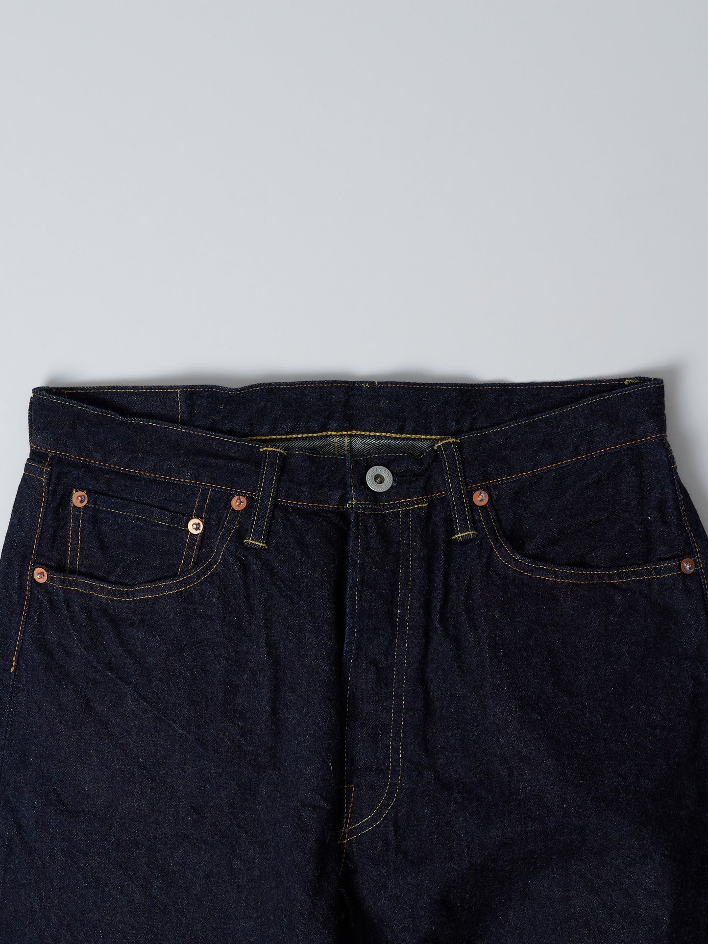 DW331 Regular Straight Jean