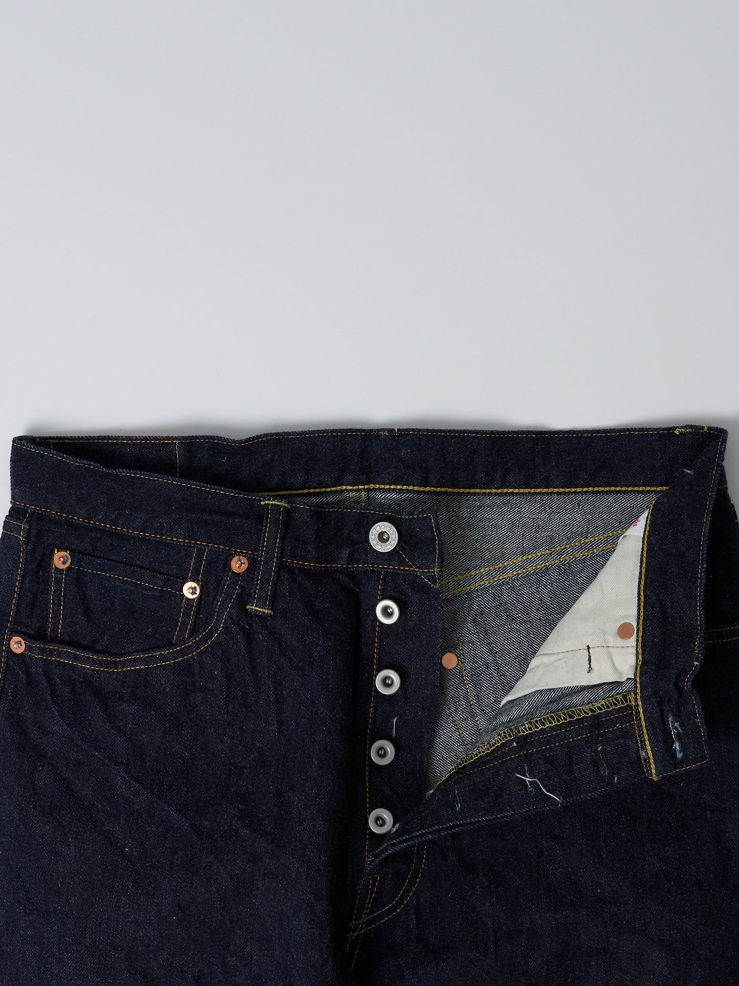 DW331 Regular Straight Jean
