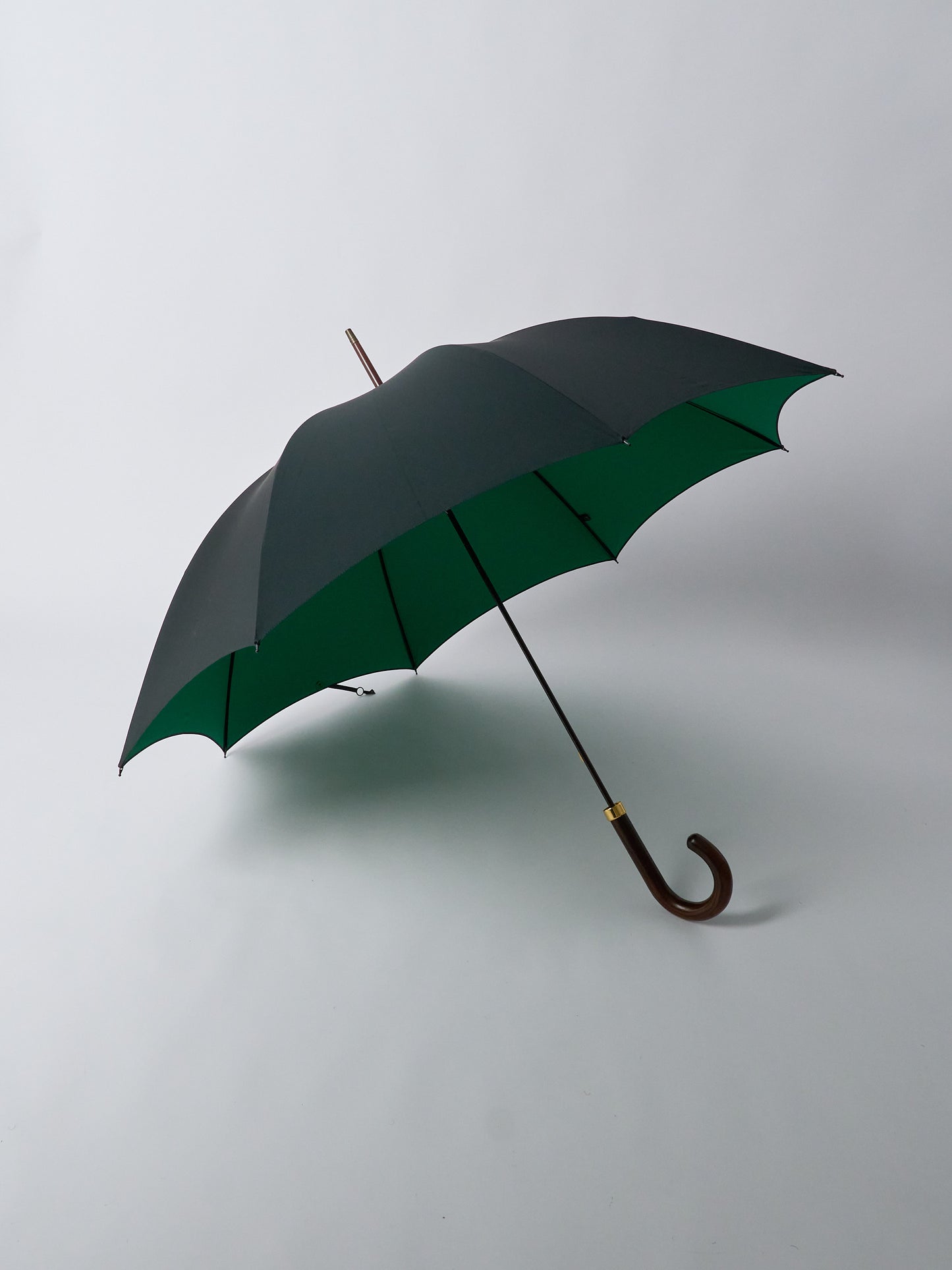 GT1 Double Faced Hardwood Umbrella - Black/Emerald Green