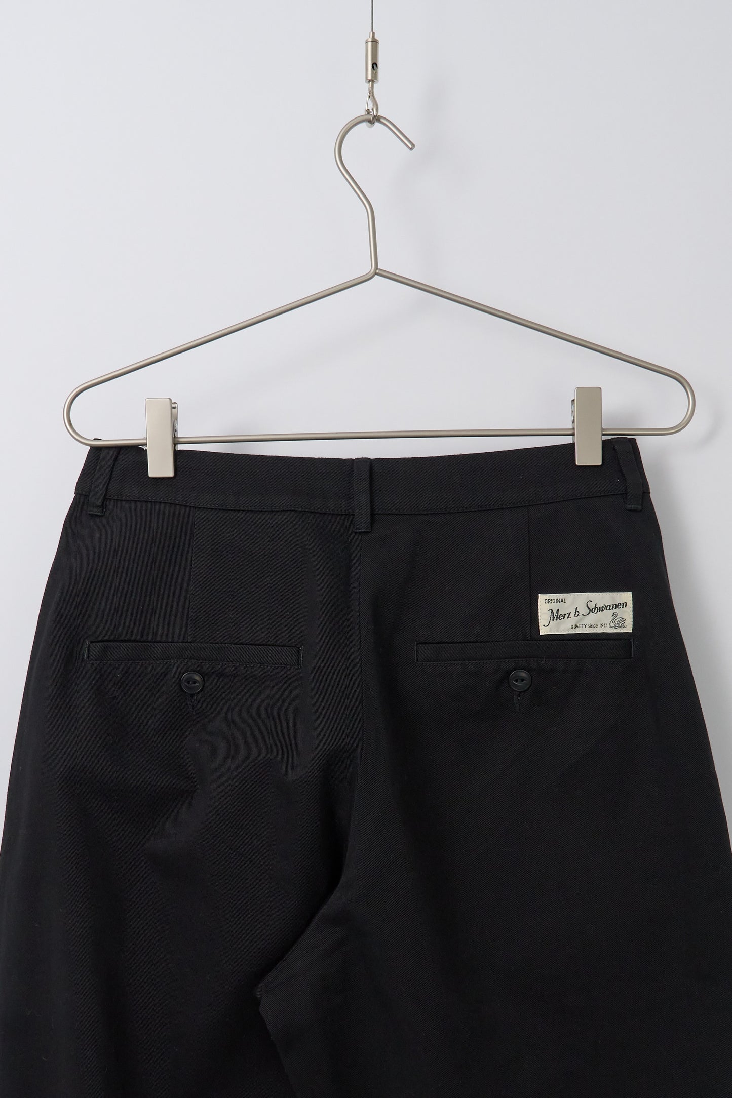 Merz b. Schwanen women's high waisted pants - Black