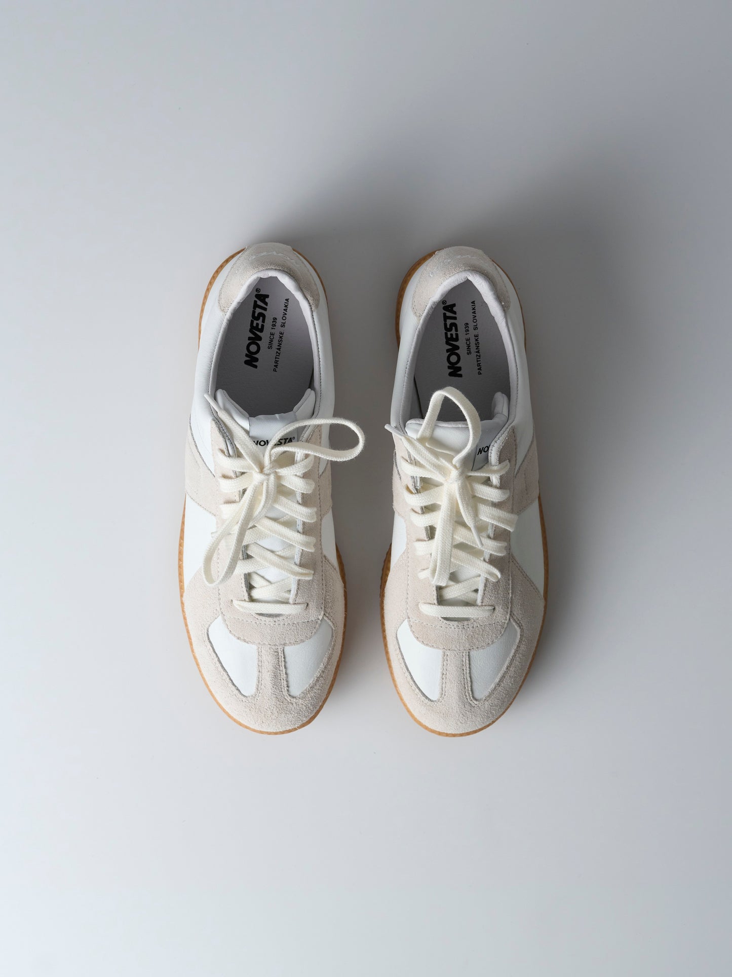 GAT WHITE/TRANSPARENT